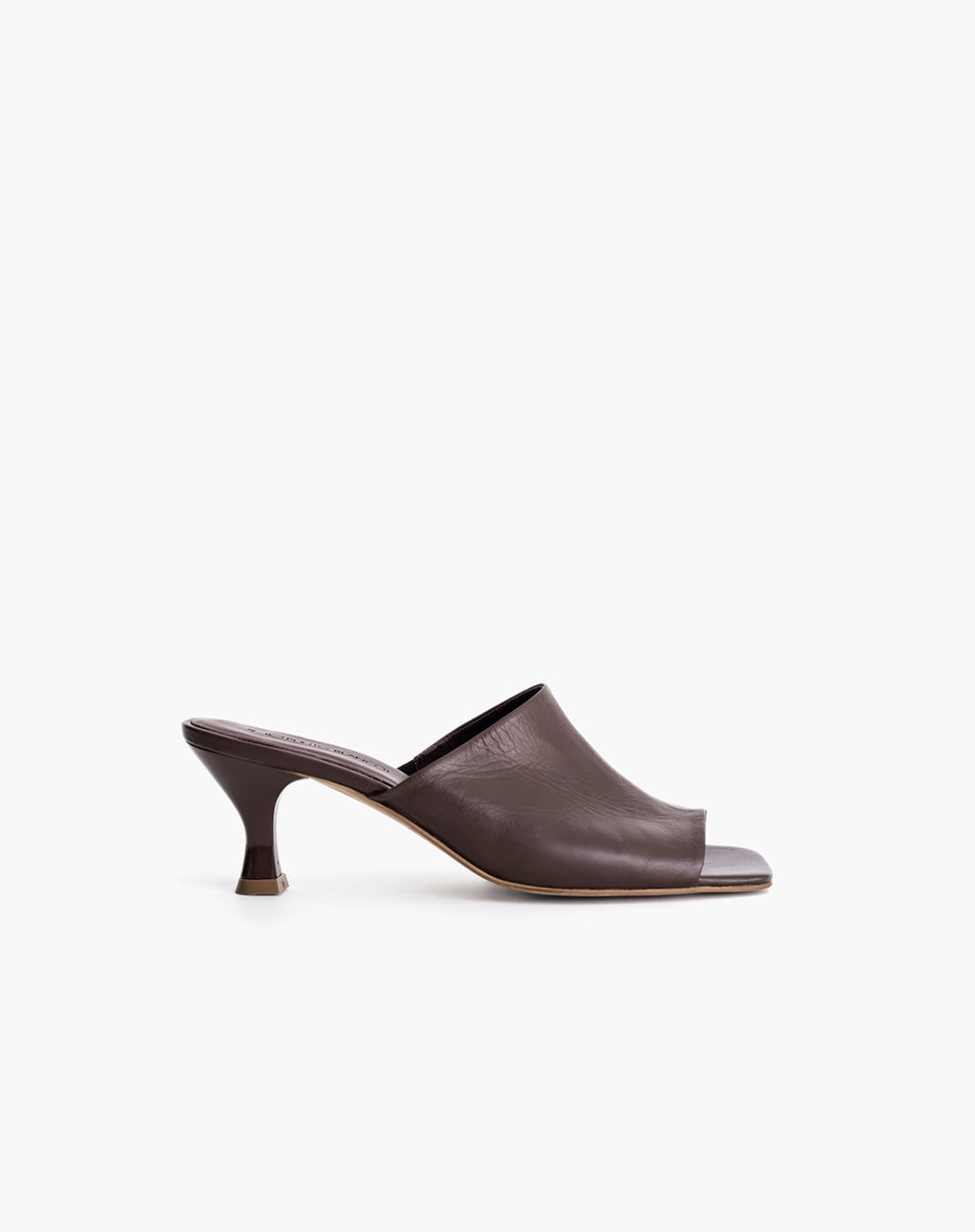 Gomi sandalias