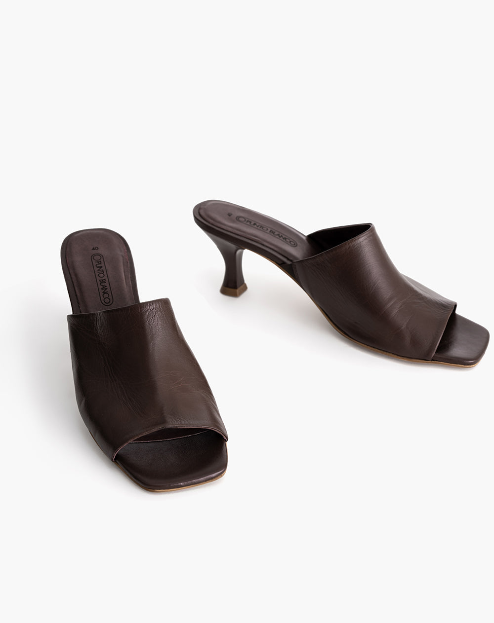 Gomi sandalias